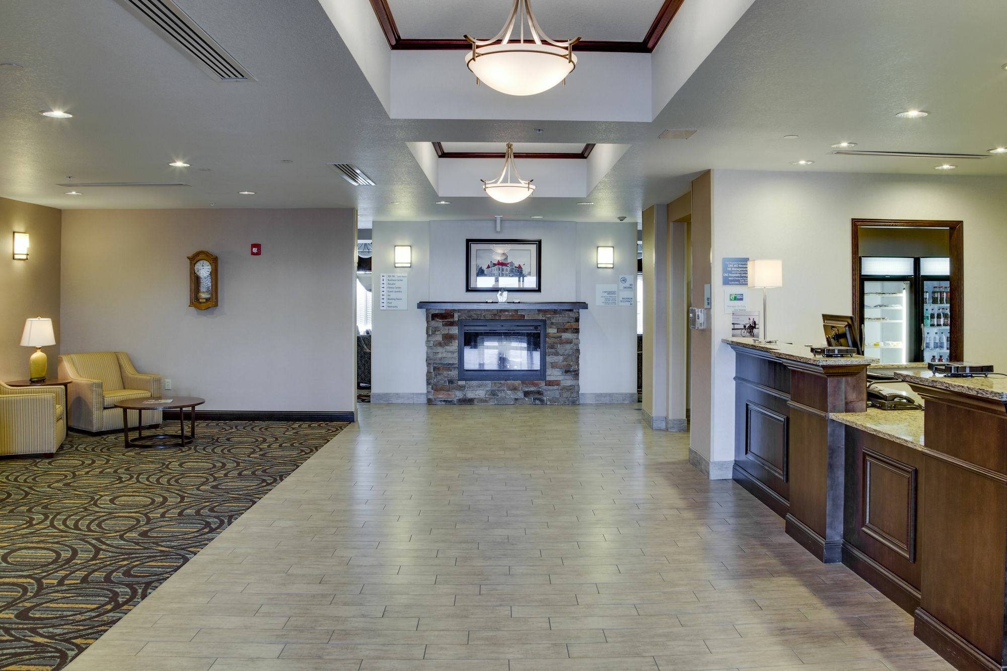 Holiday Inn Express & Suites Nevada By Ihg Экстерьер фото